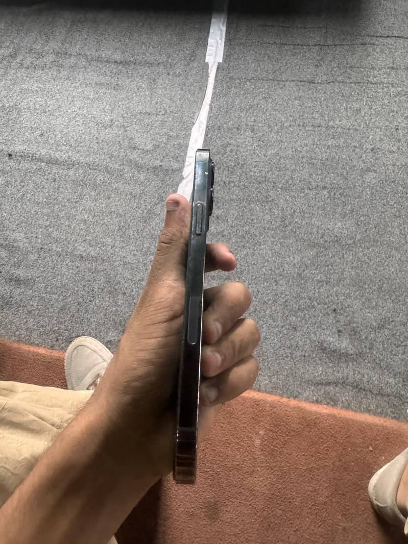 Apple iPhone 12 Pro Max 4