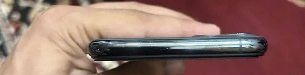 Apple iPhone 11 Pro Max 2