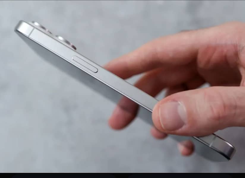 Apple iPhone 15 Pro Max 2