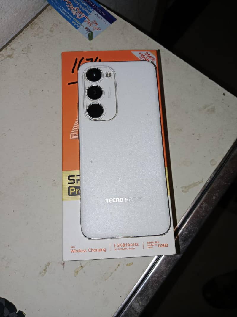 Tecno Spark 40 pro plus 4