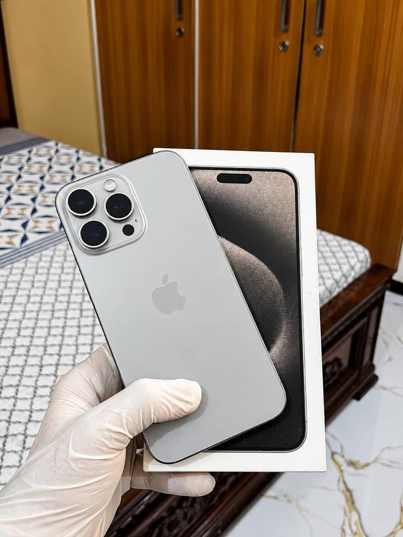 Apple iPhone 15 Pro Max 0