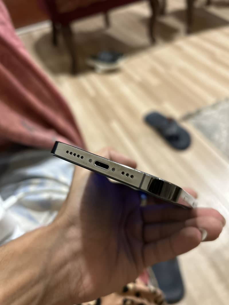 Apple iPhone 12 Pro 1