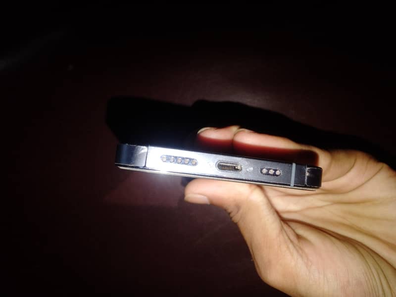 Apple iPhone 13 Pro 2