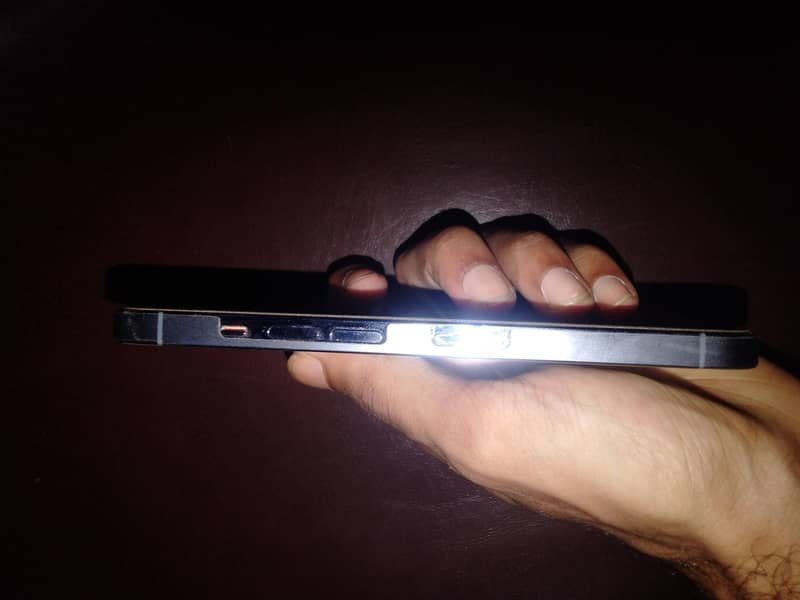 Apple iPhone 13 Pro 4