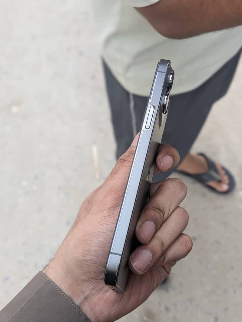 Apple iPhone 13 Pro Max 5