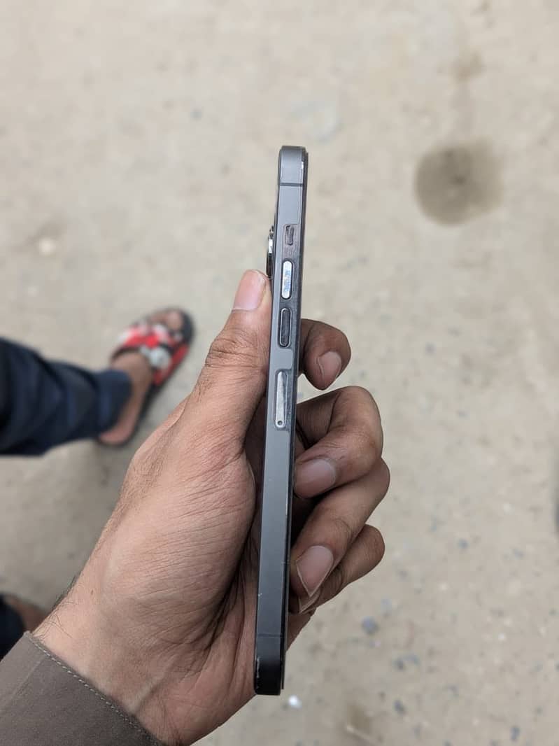 Apple iPhone 13 Pro Max 6