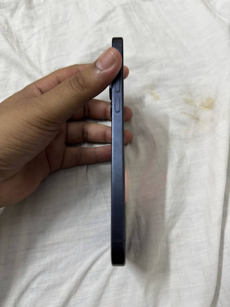 Apple iPhone 15 Pro Max 5