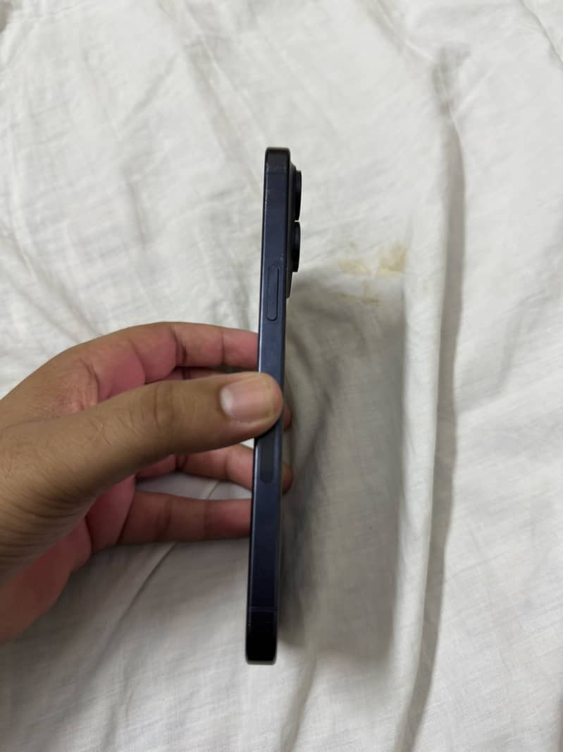 Apple iPhone 15 Pro Max 6