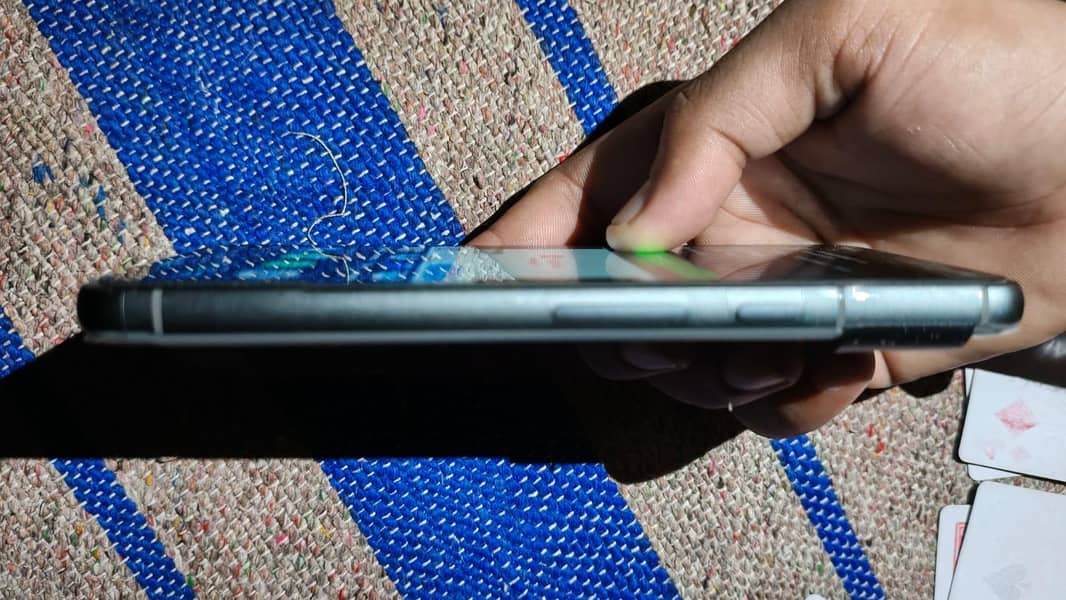 Google Pixel 8 4