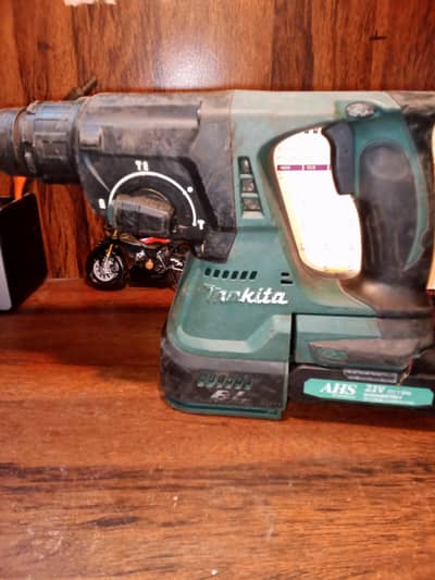 Makita Cordless Hilti DHR 242