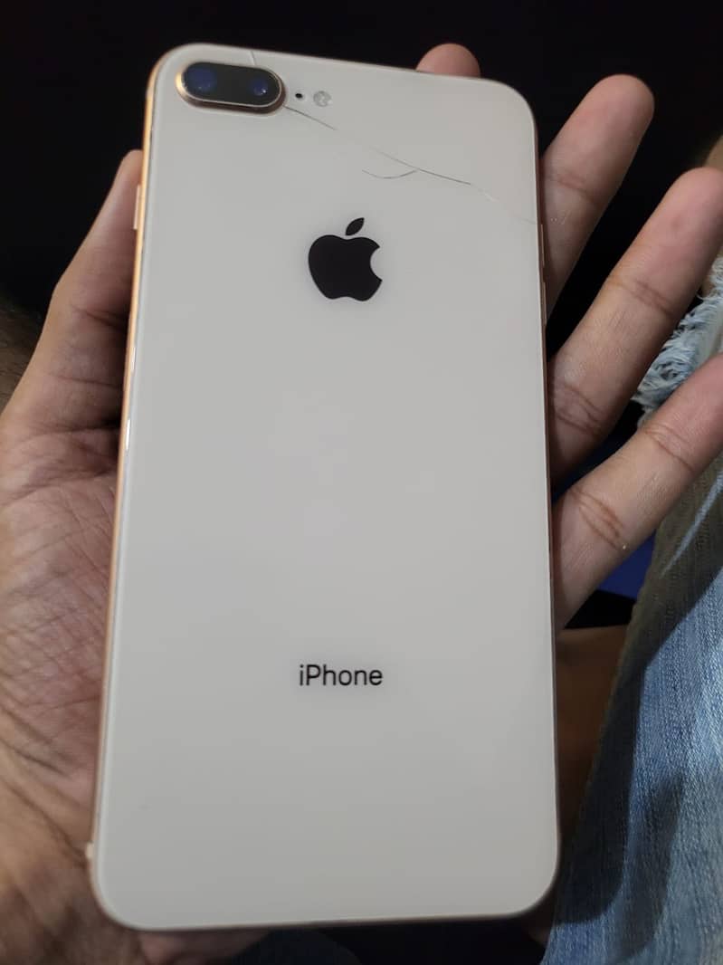 Apple iPhone 8 Plus 4