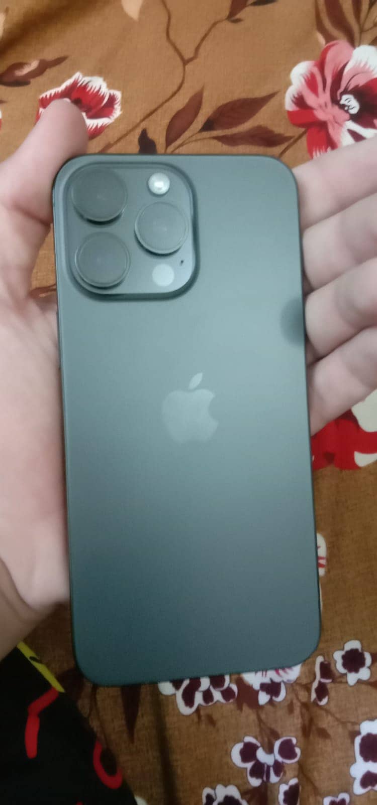 Apple iPhone 15 Pro Max 0