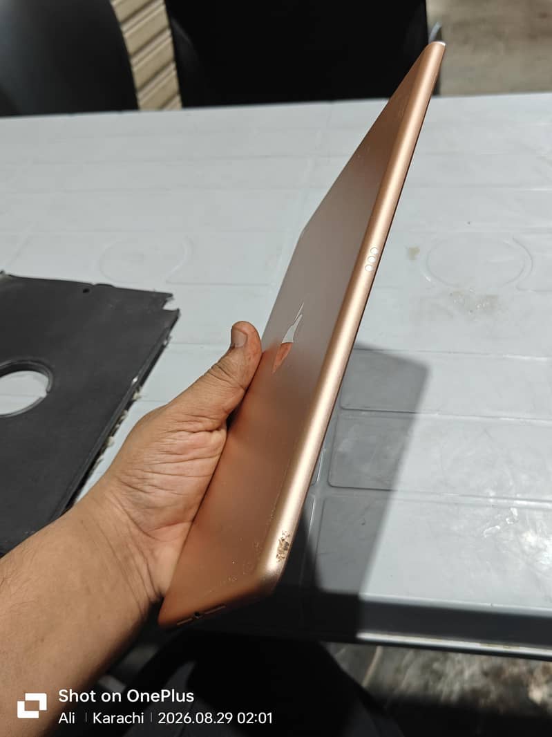 iPad 7 Generation 32GB 1