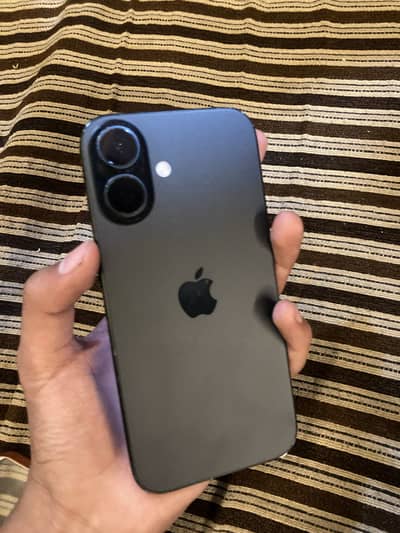 Apple iPhone 16