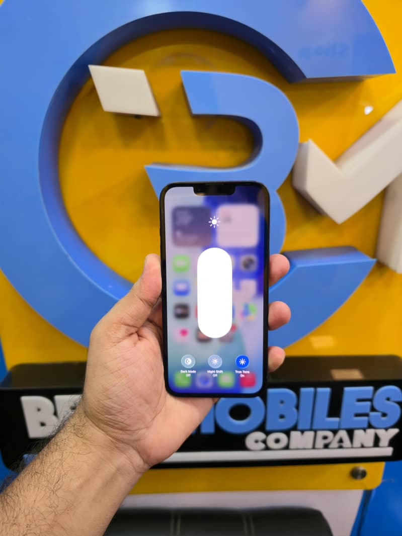 Apple iPhone 13 5