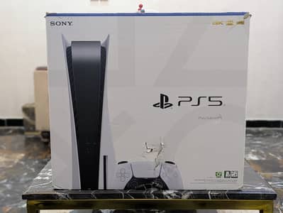 PS5 Disc Edition 825GB + 1 Controller Genshin Limited Edition.