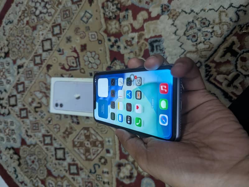 Apple iPhone 11 9