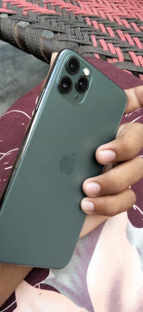 Apple iPhone 11 Pro Max 1