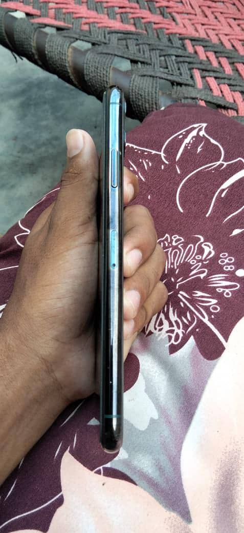 Apple iPhone 11 Pro Max 3