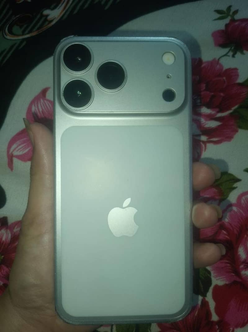 Apple iPhone 14 Pro Max 0