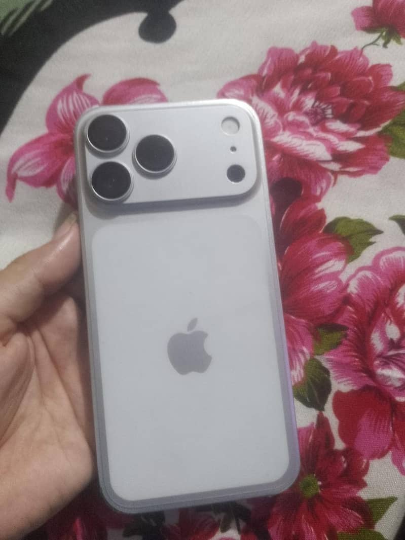 Apple iPhone 14 Pro Max 2