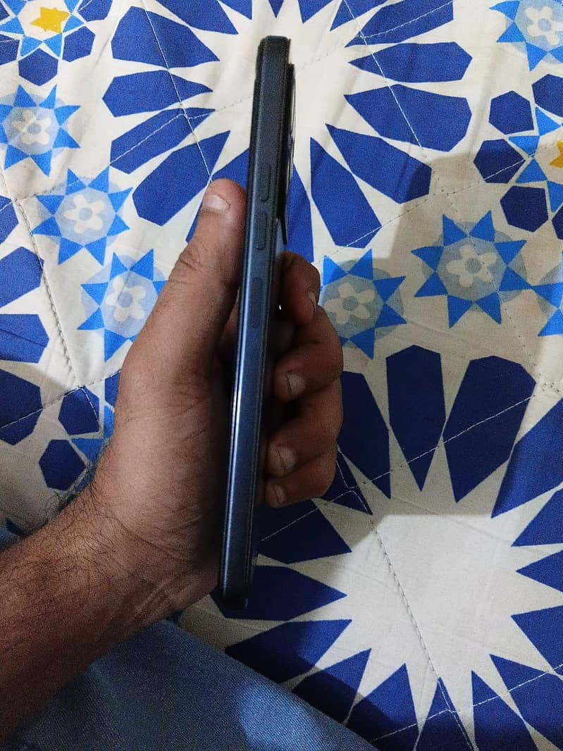 Tecno Spark 40 4