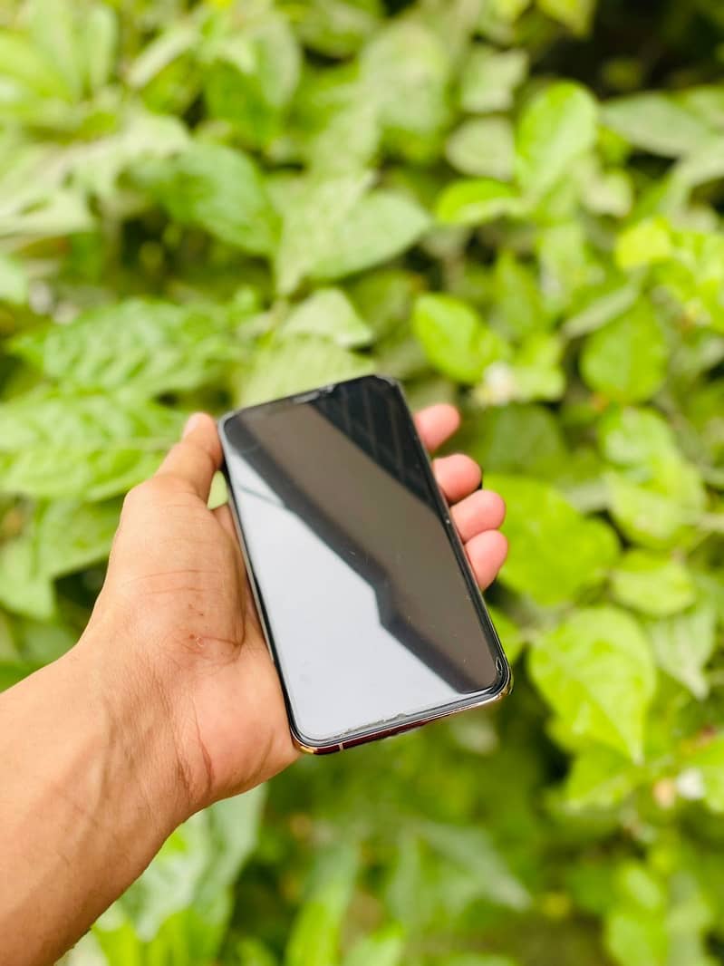 Apple iPhone 11 Pro 1