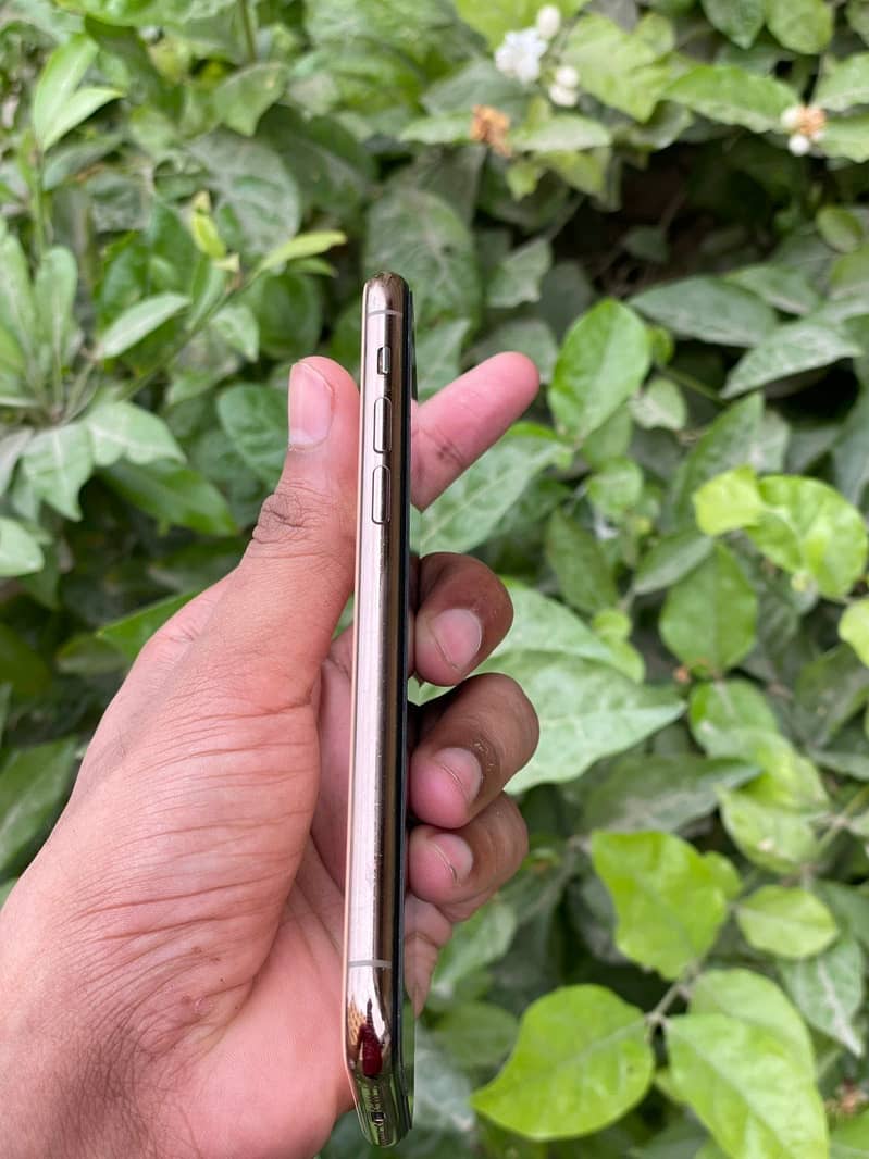 Apple iPhone 11 Pro 3