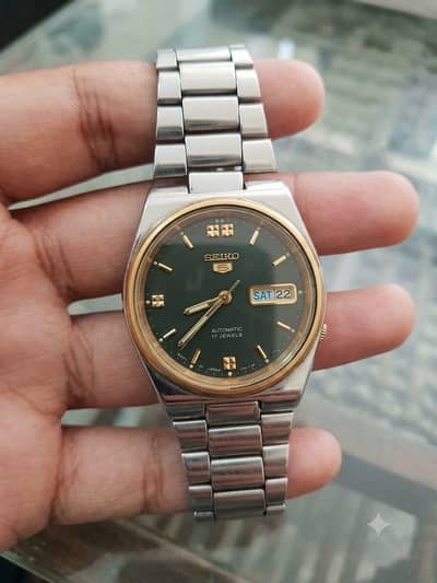 Vintage seiko citizen watches available