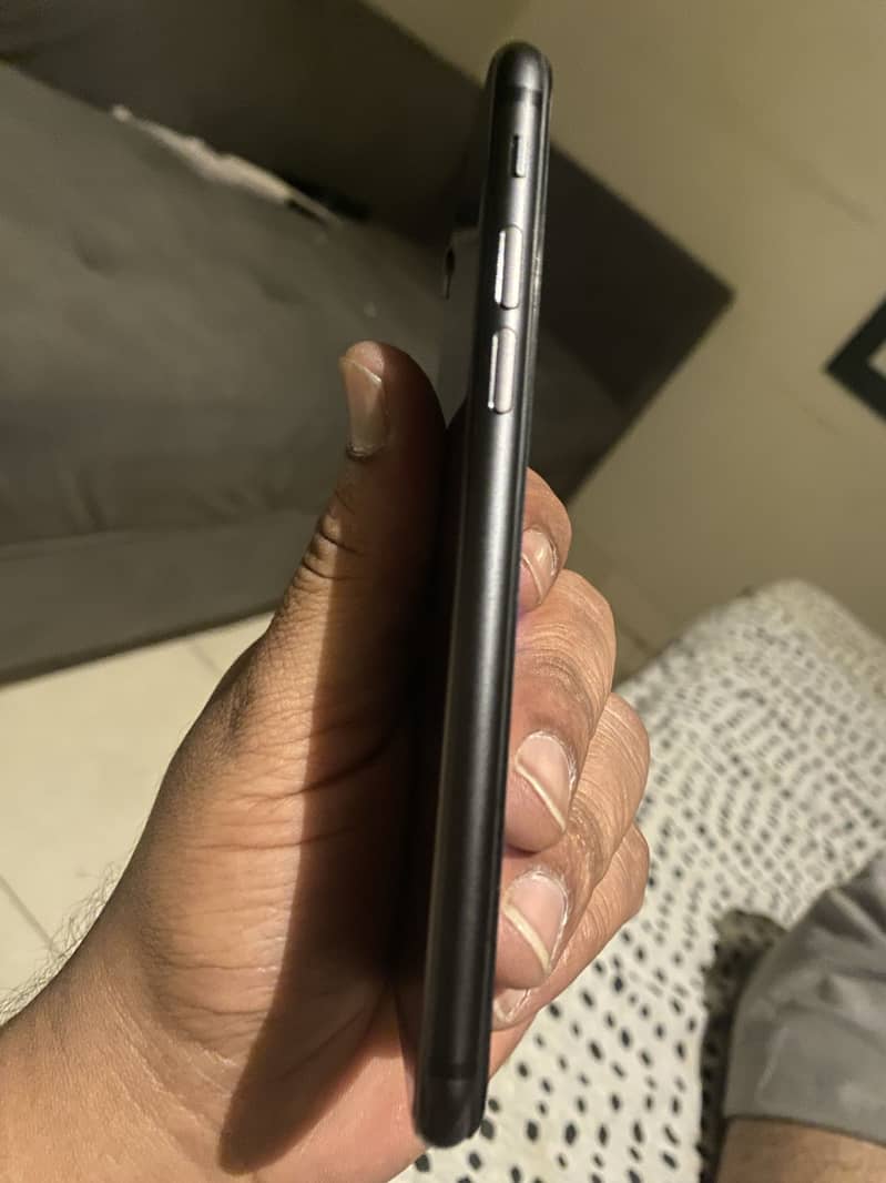 Apple iPhone 8 1