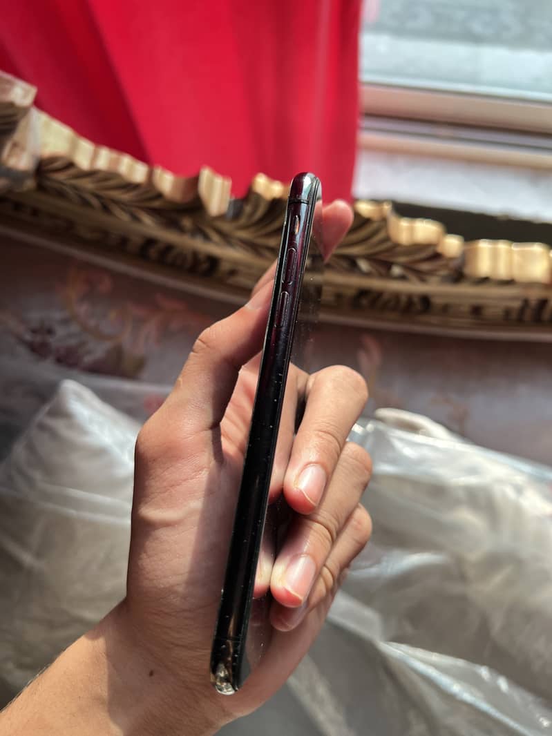 Apple iPhone XS 3