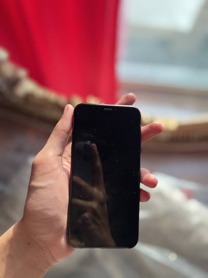 Apple iPhone XS 5