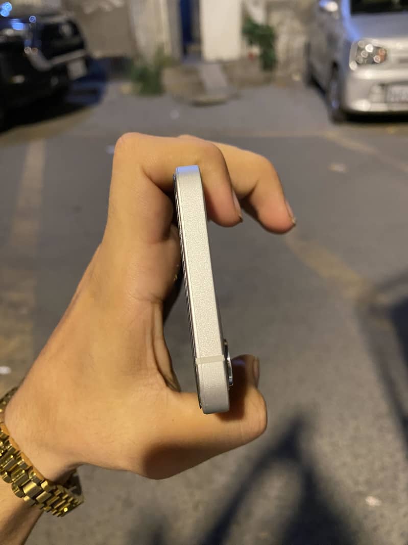 Apple iPhone 12 2