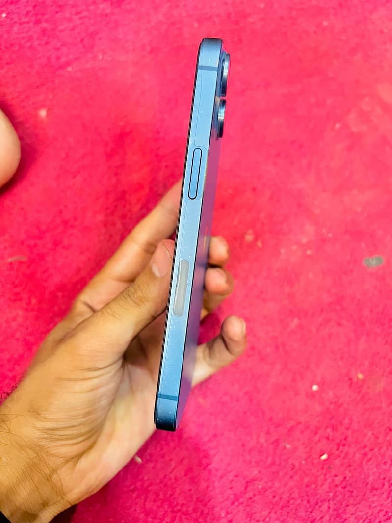 Apple iPhone 13 3