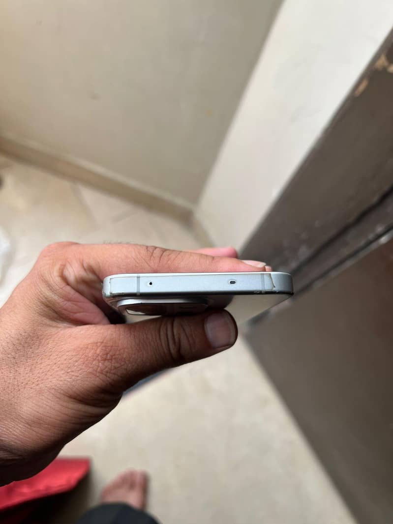 One Plus 13t 5
