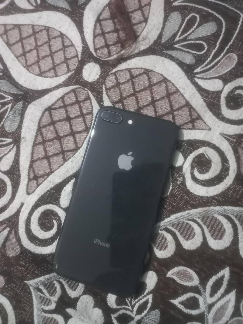 Apple iPhone 8 Plus 0