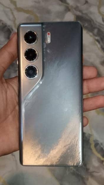 Tecno CAMON 40 Pro