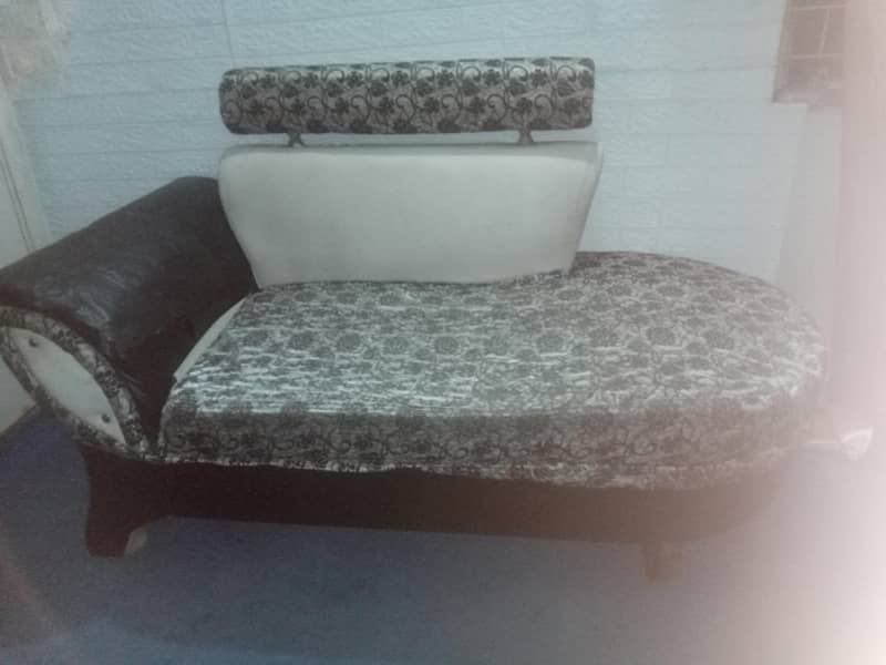 Single Sofa 0