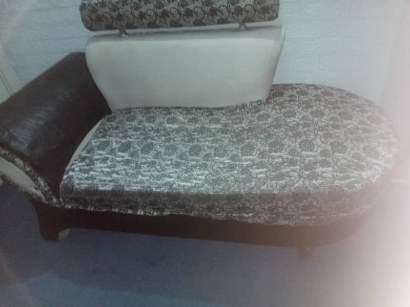 Single Sofa 2