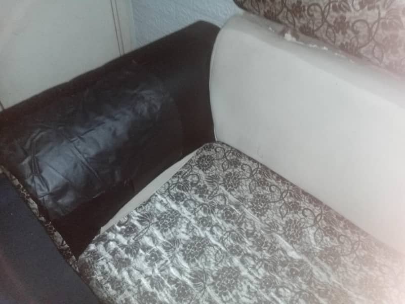 Single Sofa 3