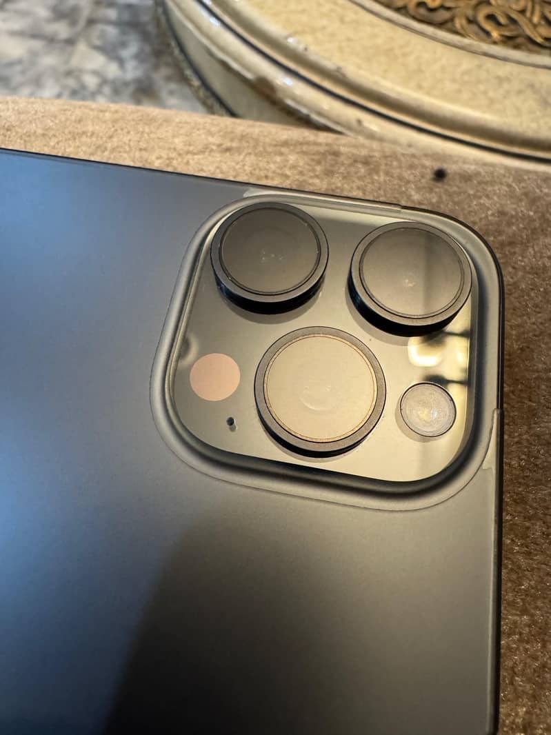 Apple iPhone 15 Pro Max 1
