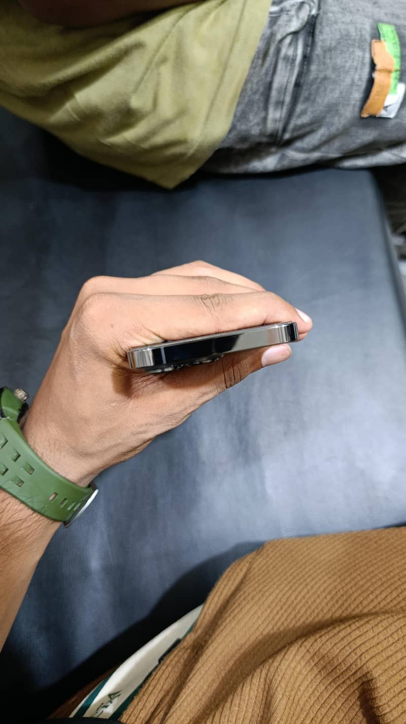 Apple iPhone 13 Pro 3
