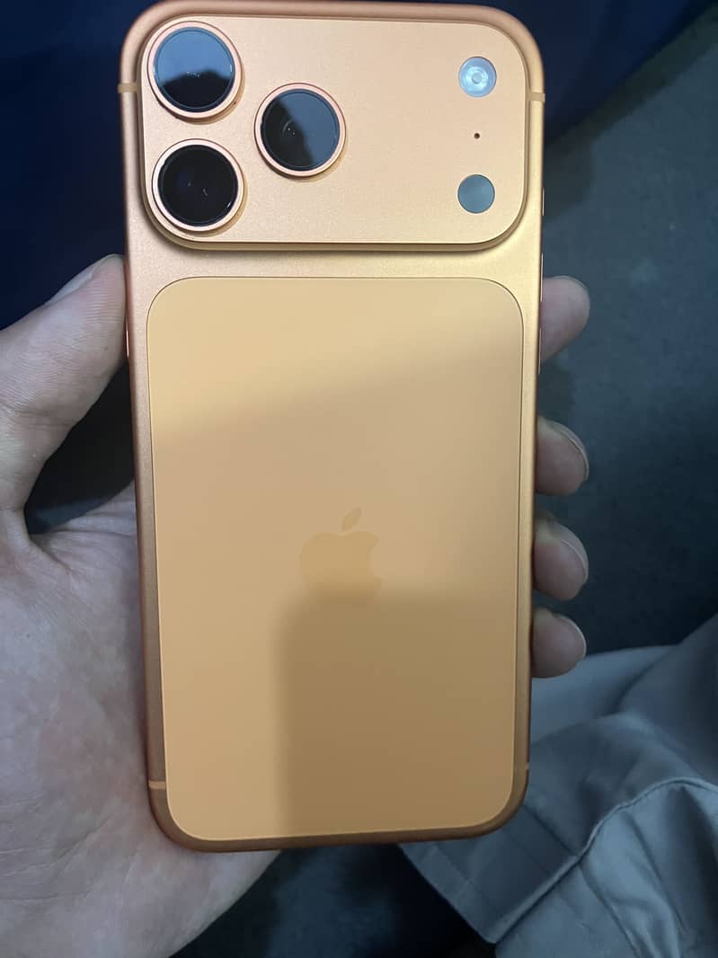 Apple iPhone 17 Pro Max 2
