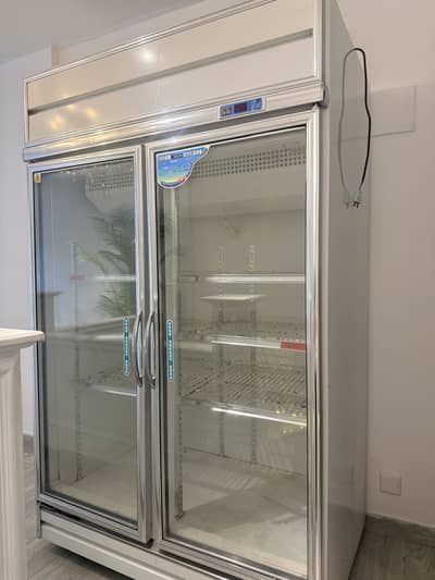 Commercial display fridge for bakery