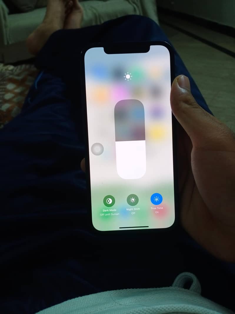 Apple iPhone 12 4