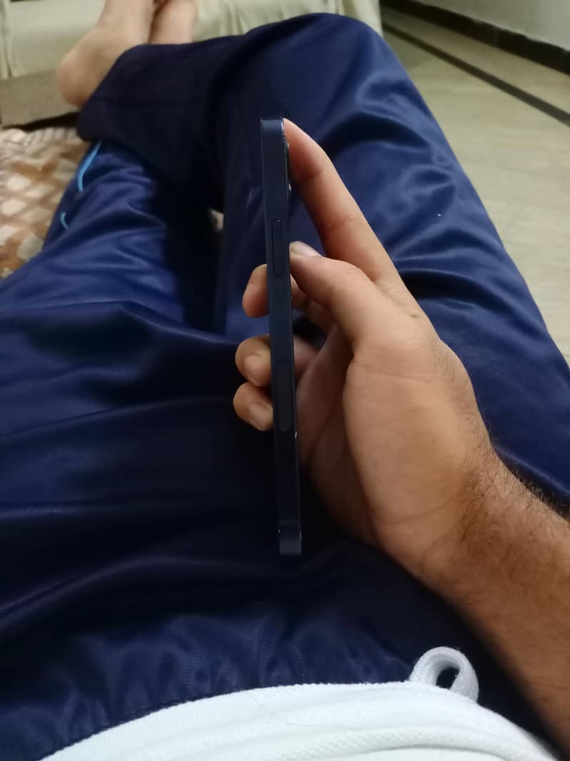 Apple iPhone 12 5