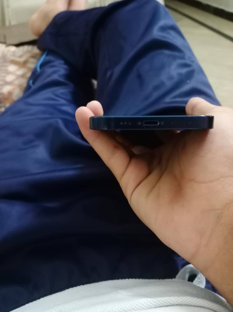 Apple iPhone 12 7
