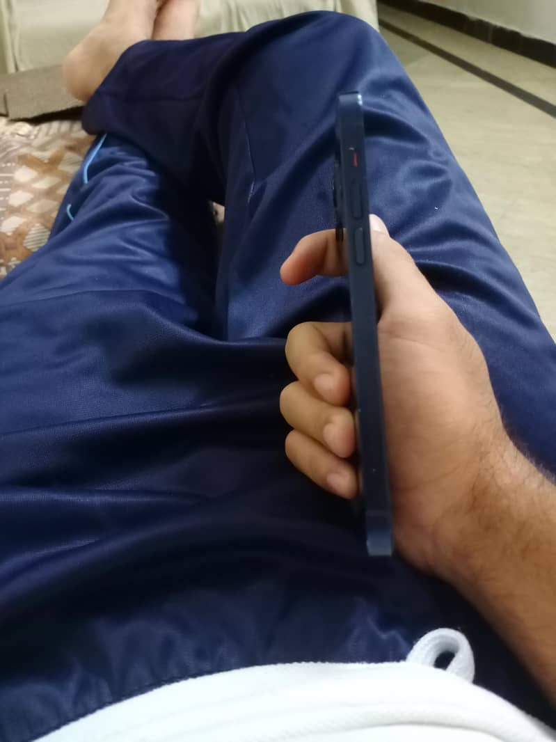 Apple iPhone 12 8