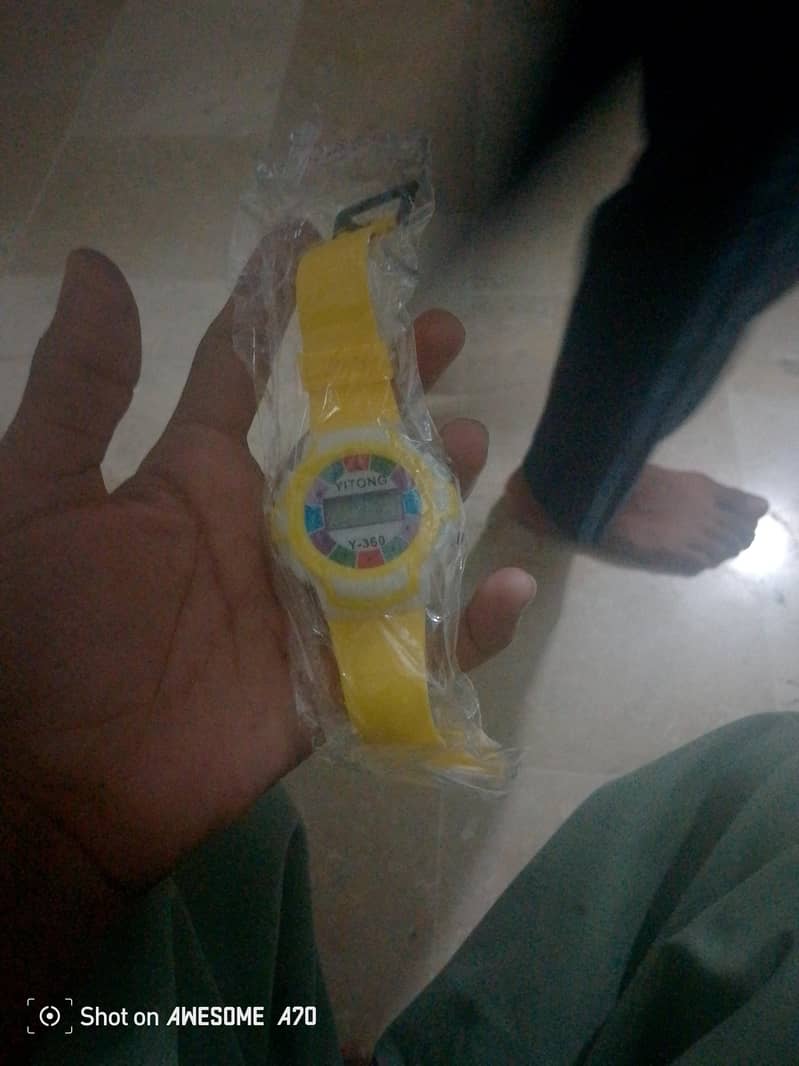 digital watch 0