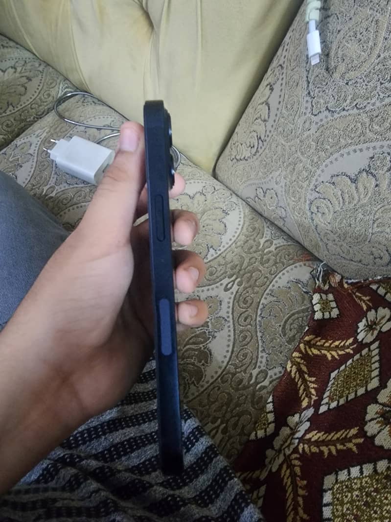 Apple iPhone 13 1